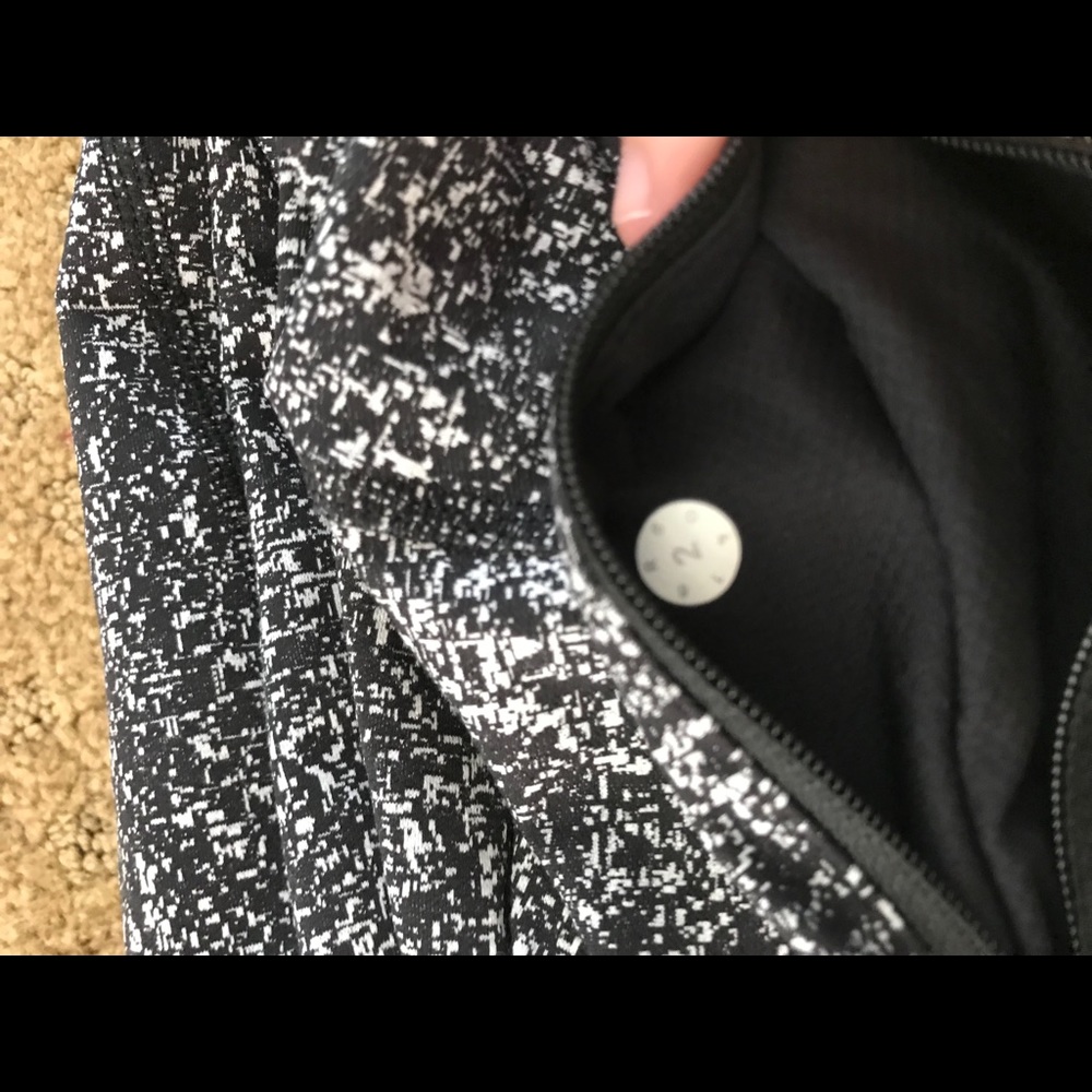 Lululemon Capri pants. Size 2 in black and white